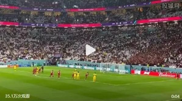 世界杯赛场“中国第一”广告牌亮了