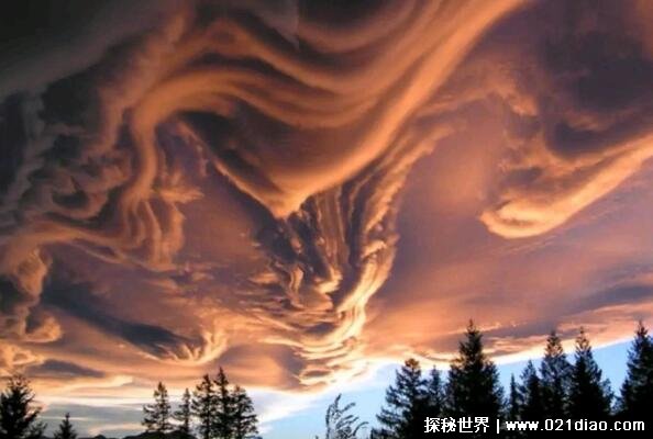 世界上最诡异的云，粉色飞碟云疑似UFO(雨幡洞云宛如天空破洞)