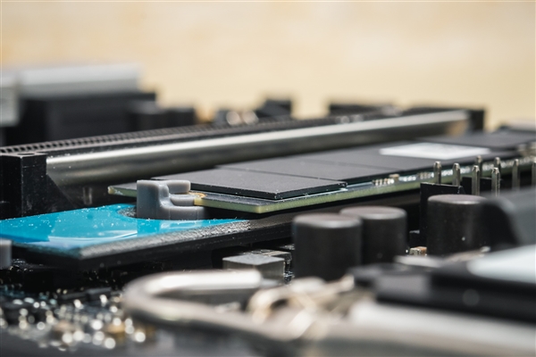 SSD性能狂飙 追赶DDR5内存 PCIe 6.0硬盘预计2026年问世