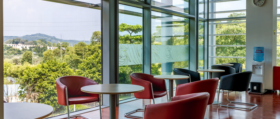 女生读什么专业比较好就业：优势领域与前瞻选择  第2张